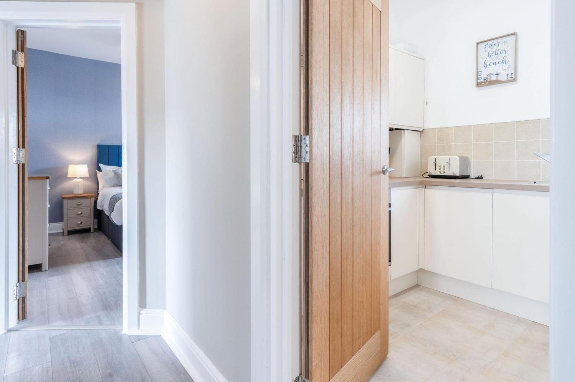 Beach Haven Hideout - 2 Bedroom - Milford Haven Extérieur photo